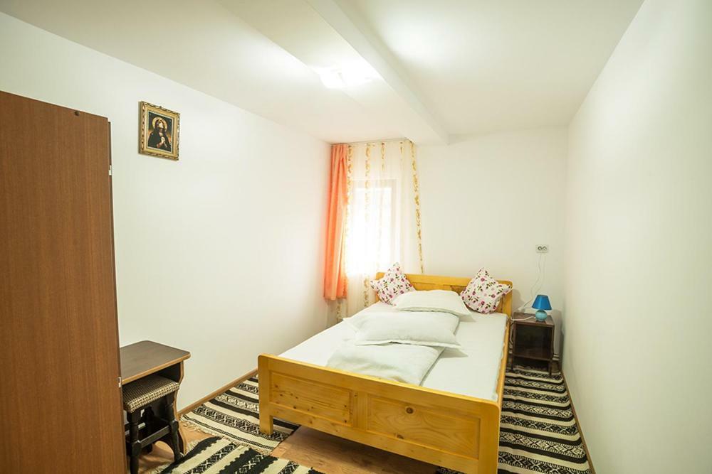 Casa Ionescu Hotel Sadova  Luaran gambar